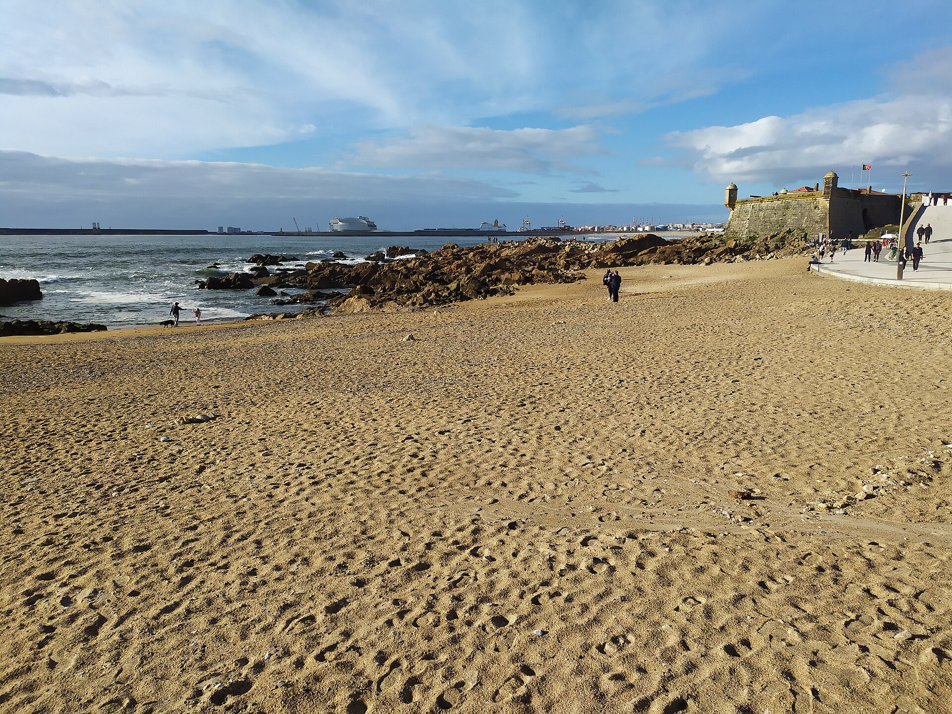 Castelo do Queijo beach - Image 1