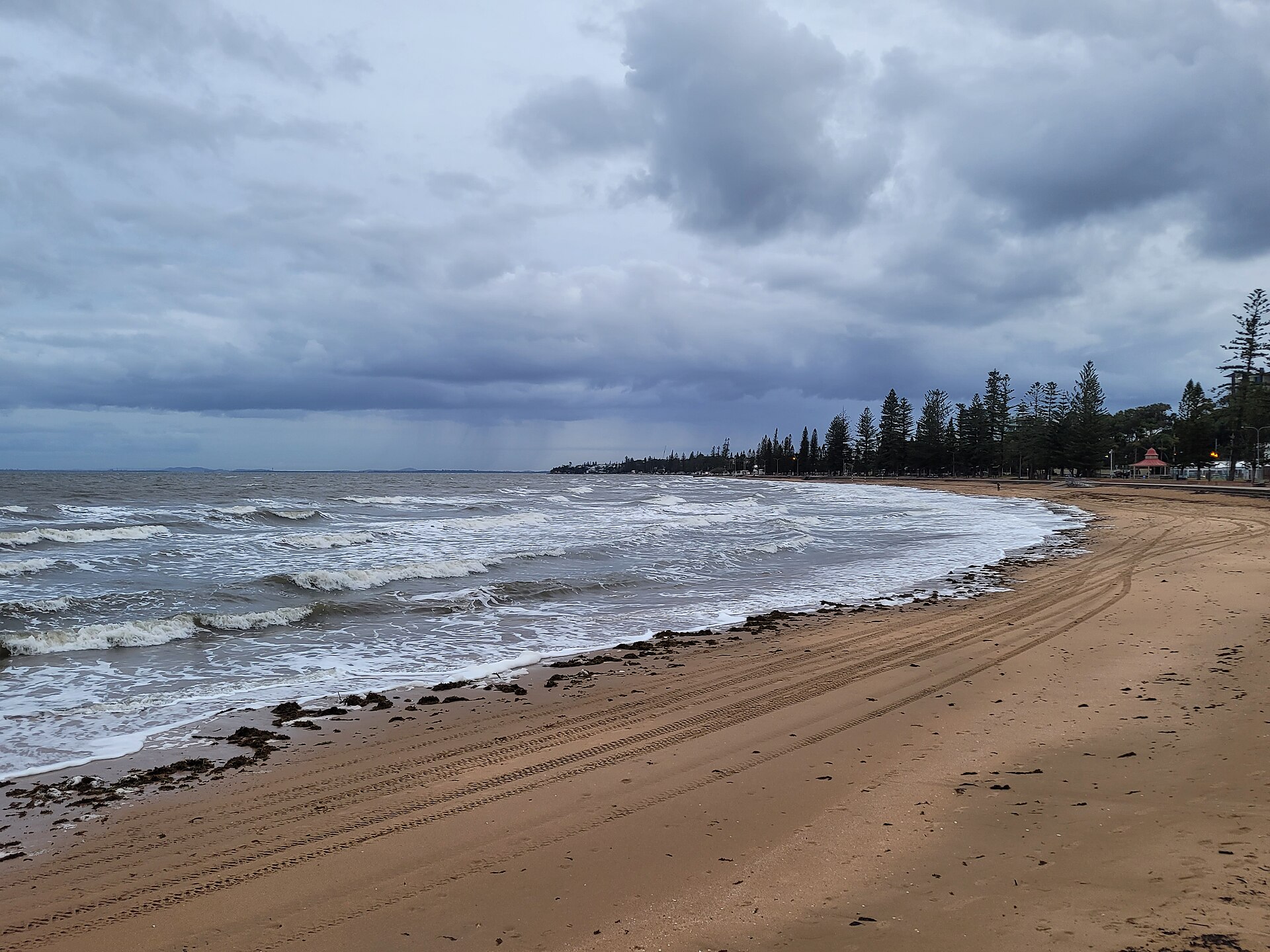 Suttons Beach - Image 1