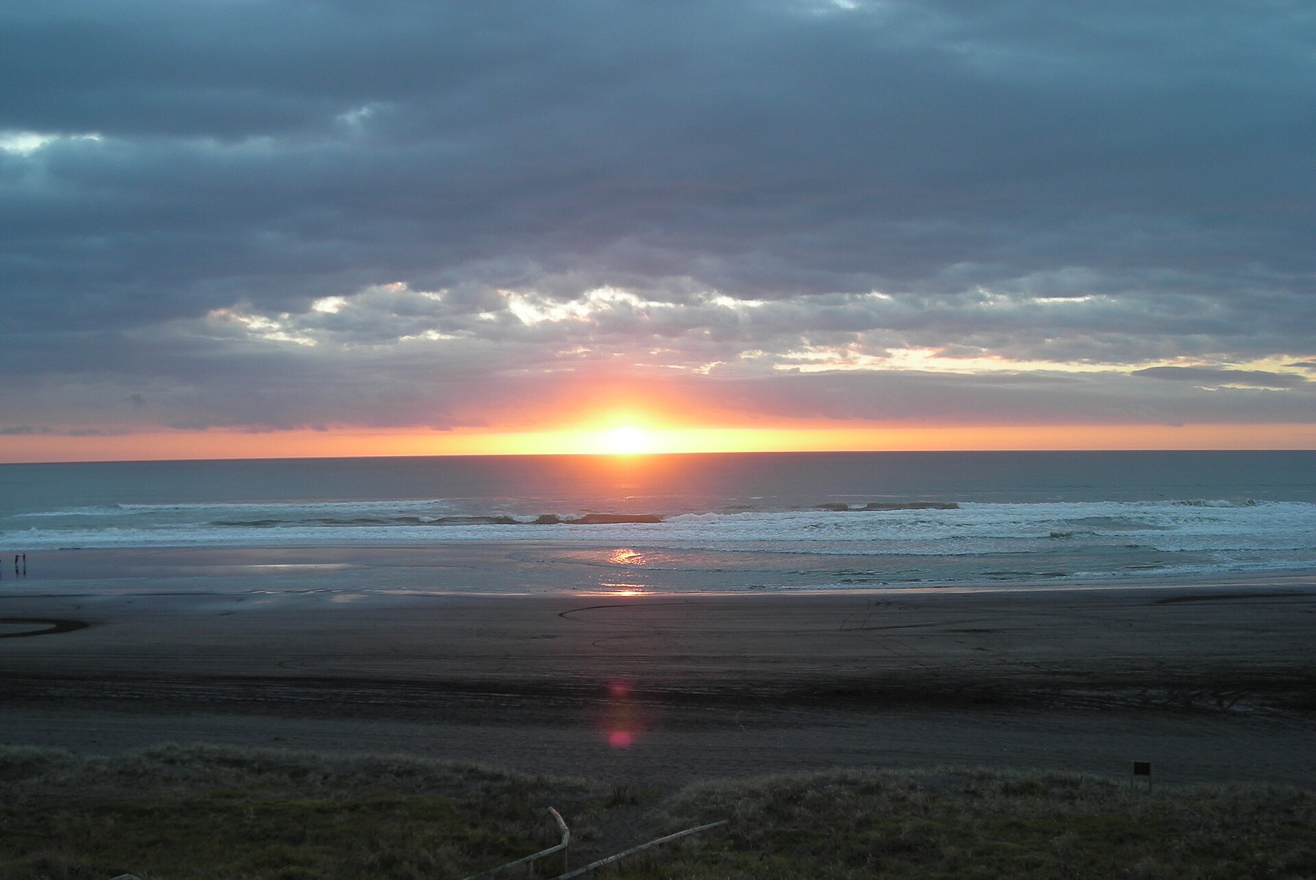 Karioitahi Beach - Image 1