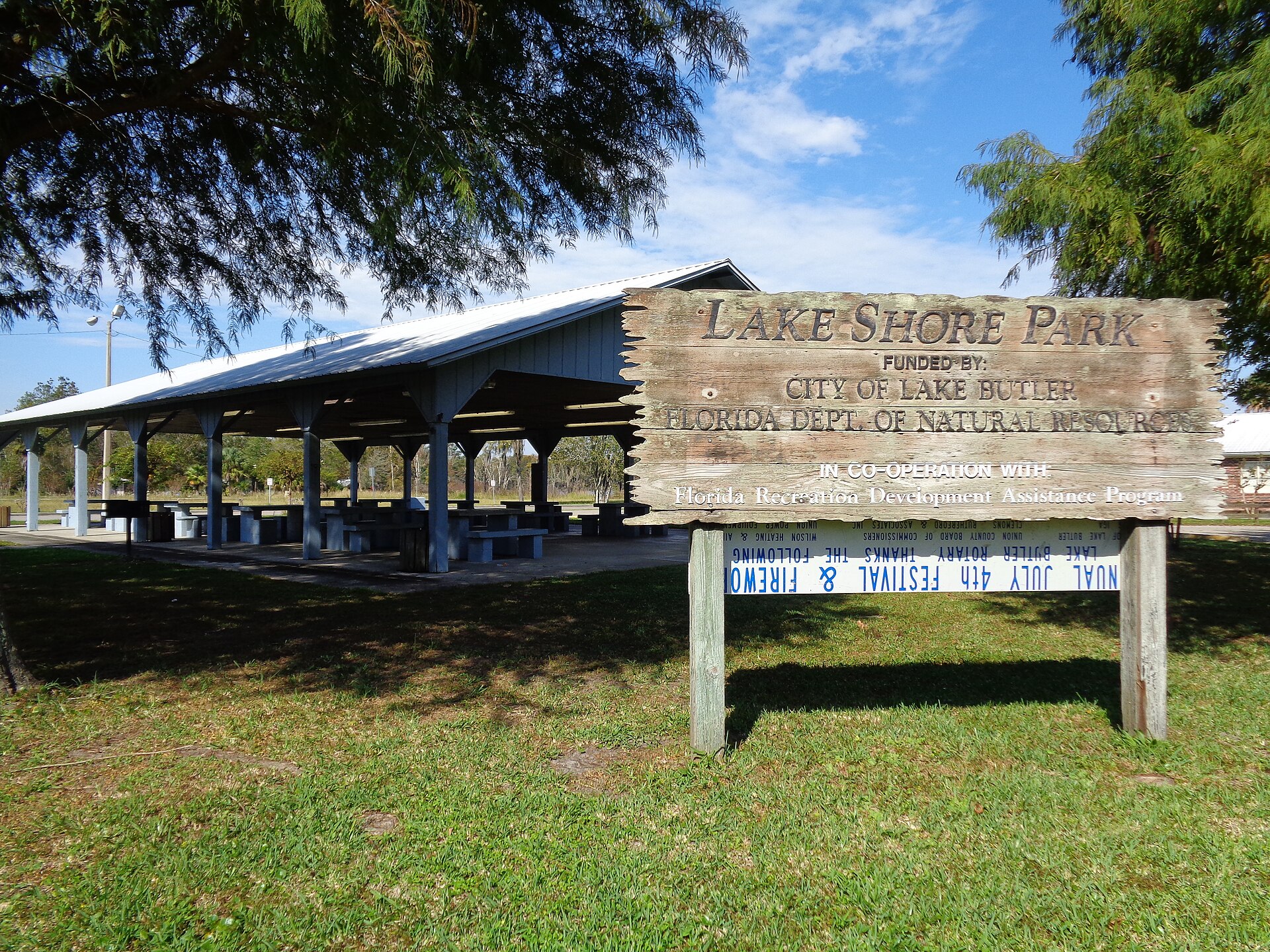 Lakeside Park - Image 1