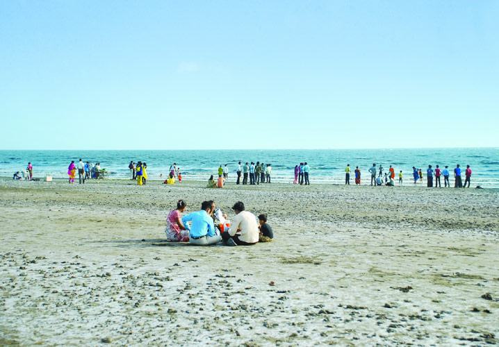 Dumas Beach - Image 1