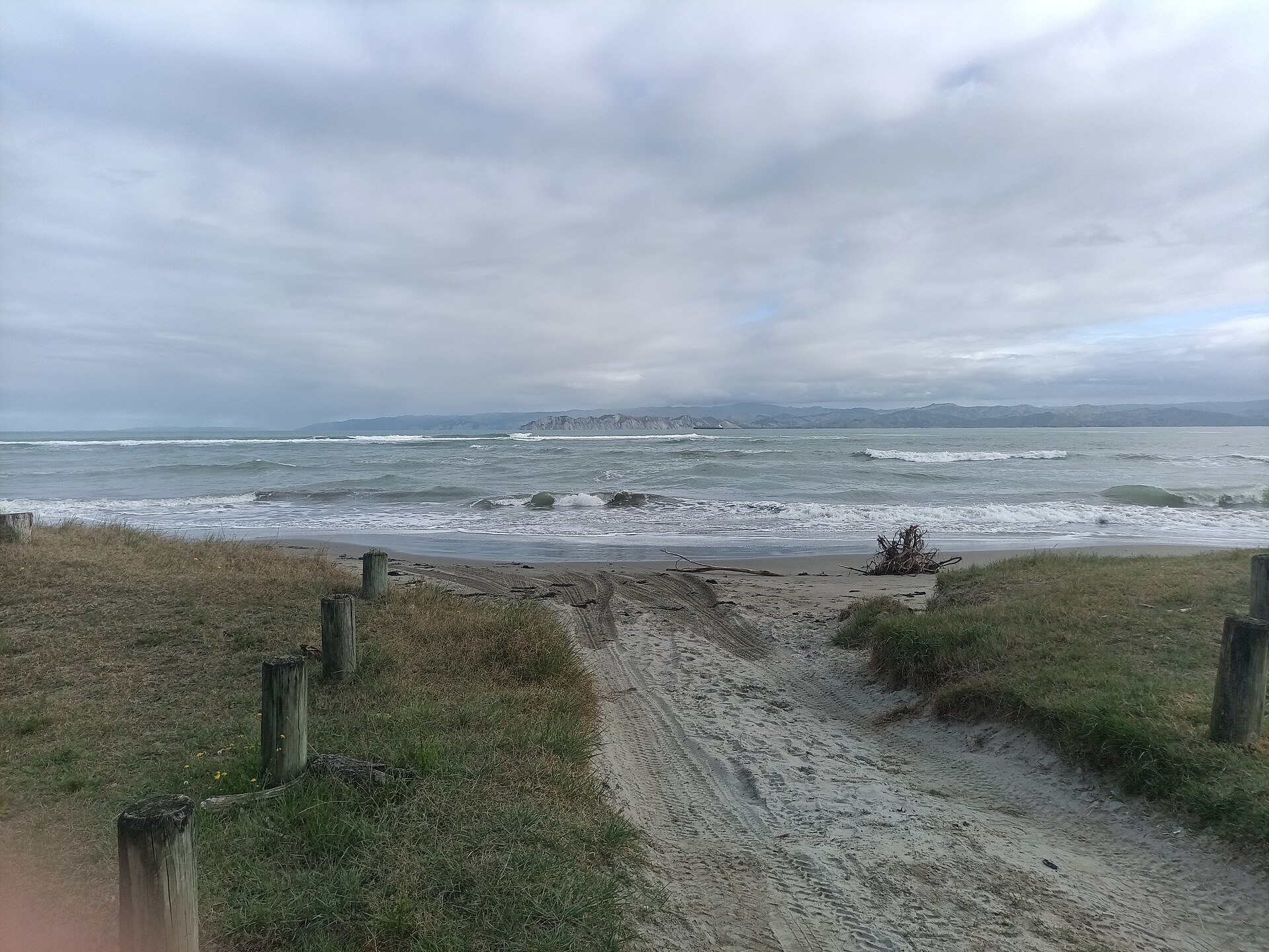 Kaiti Beach - Image 1