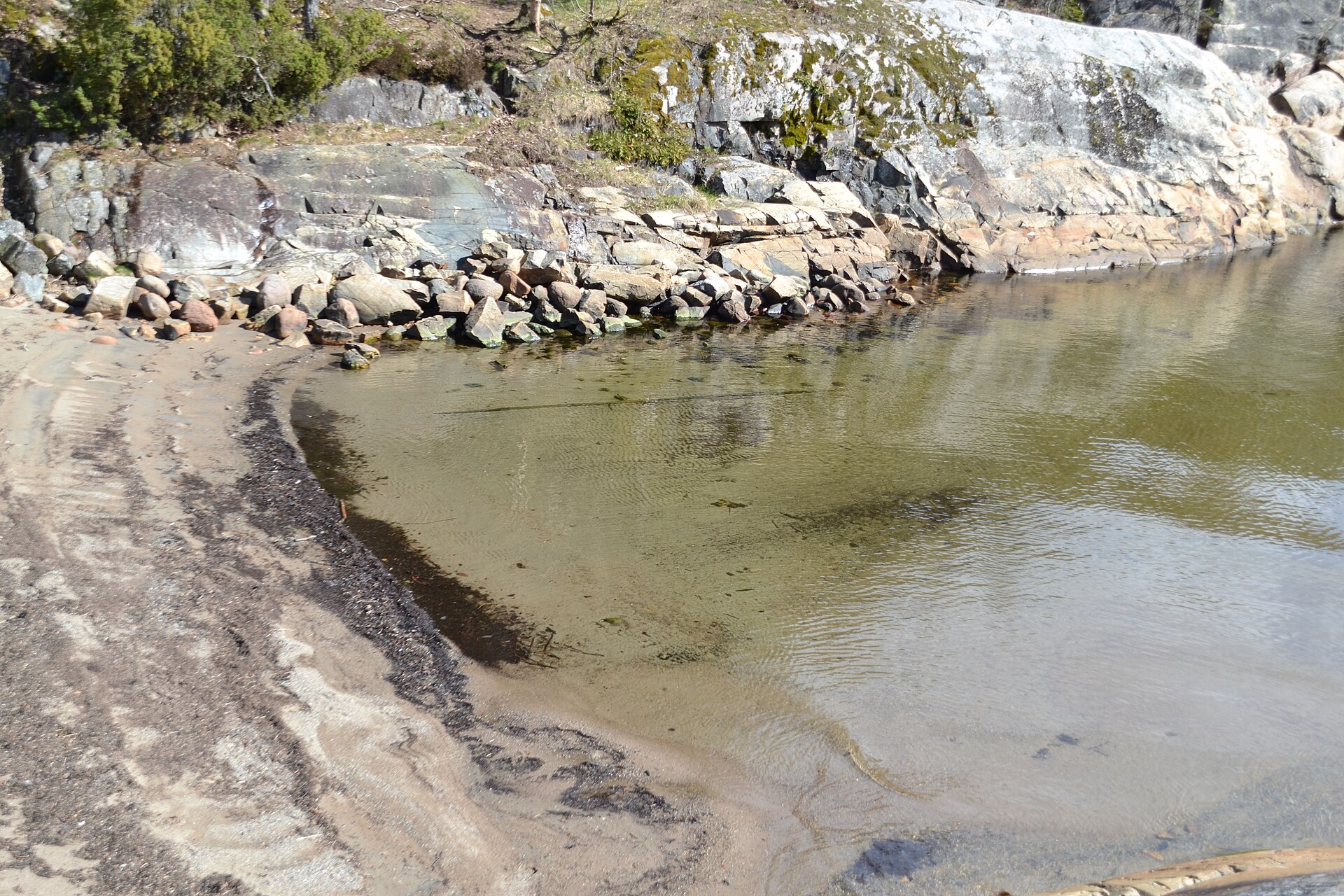 Hulvik beach - Image 1