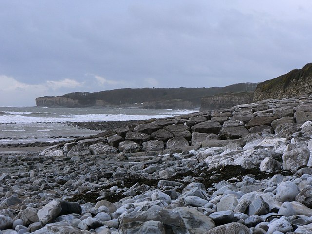 Cwm Colhuw Beach - Image 1