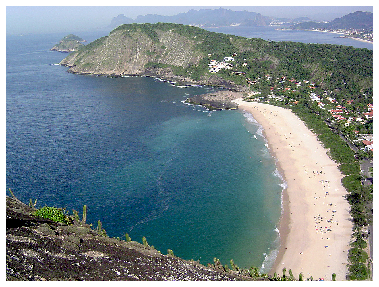 Praia de Itacoatiara - Image 1