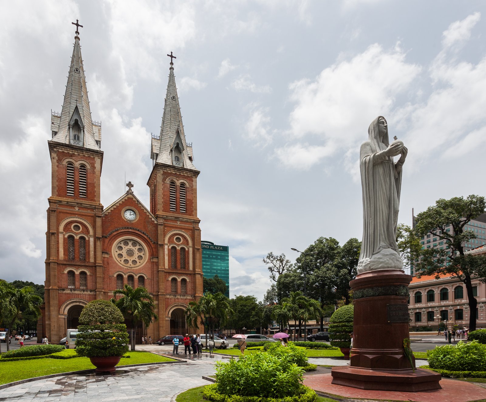 Saigon Notre-Dame Basilica - Image 1