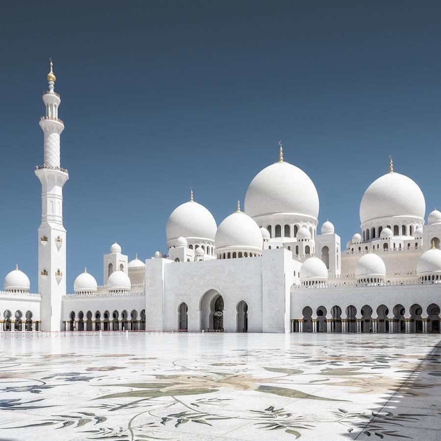 Sheikh Zayed Grand Mosque - Image 1